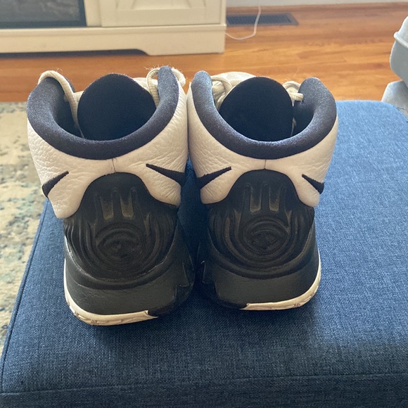 Kyrie 6 ‘Oreo’ Men’s basketball shoe - Picture 3 of 6